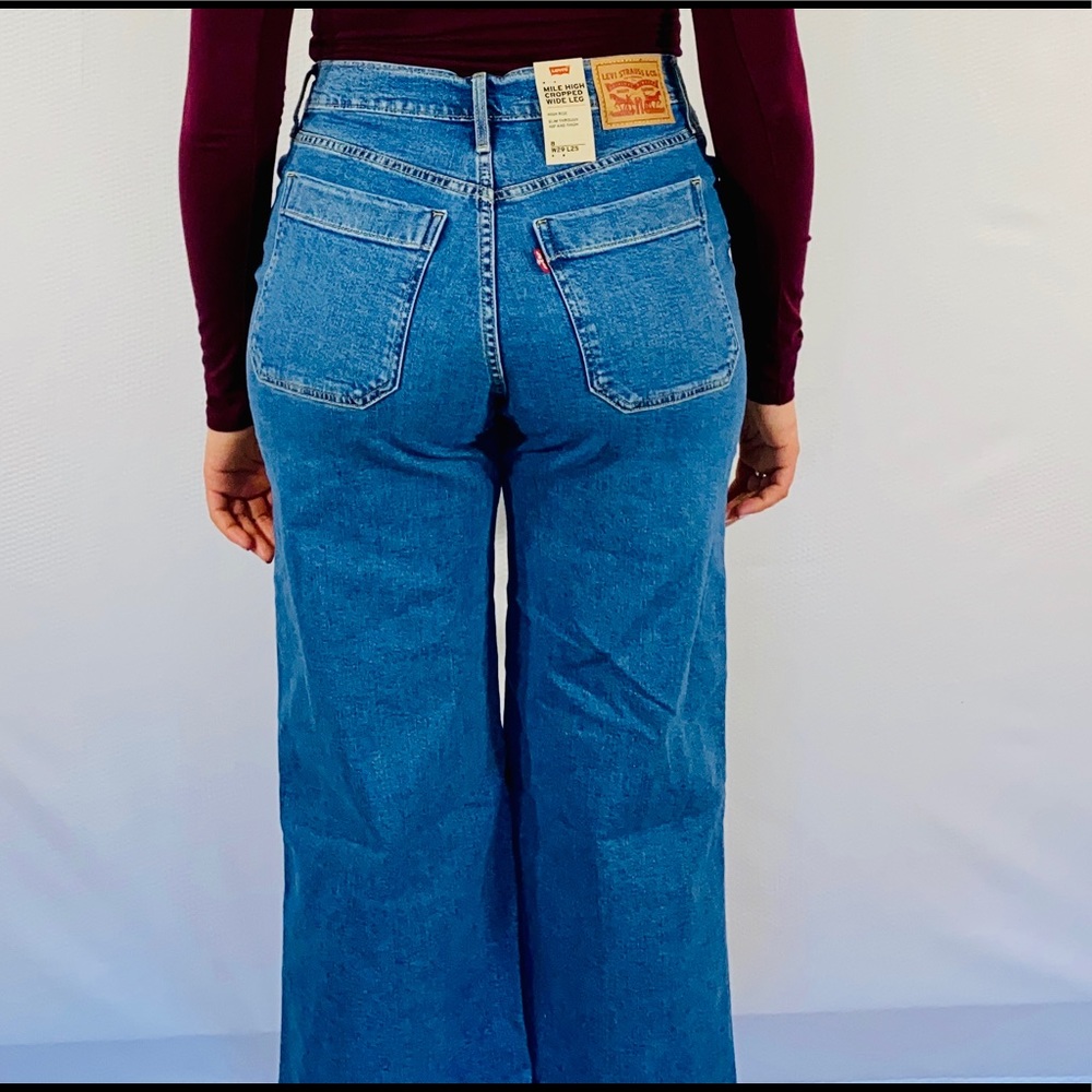 *SOLD ON FACEBOOK* High Wide Leg Jeans | Levi’s
